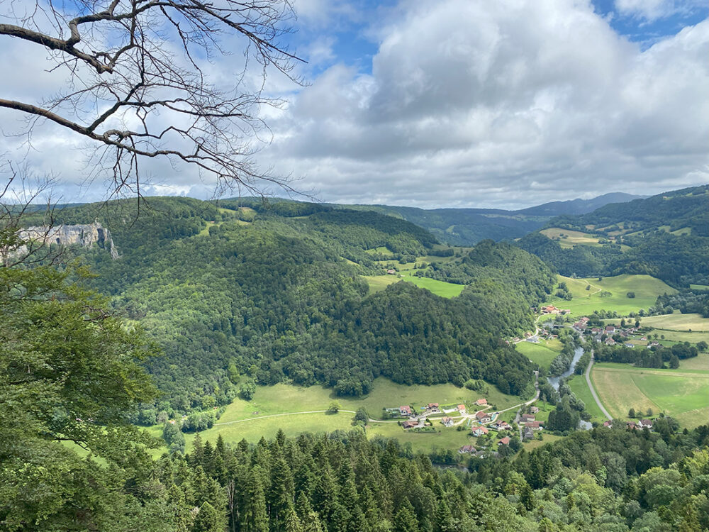 Sous le pré belvédère point de vue vallée doubs pays horloger