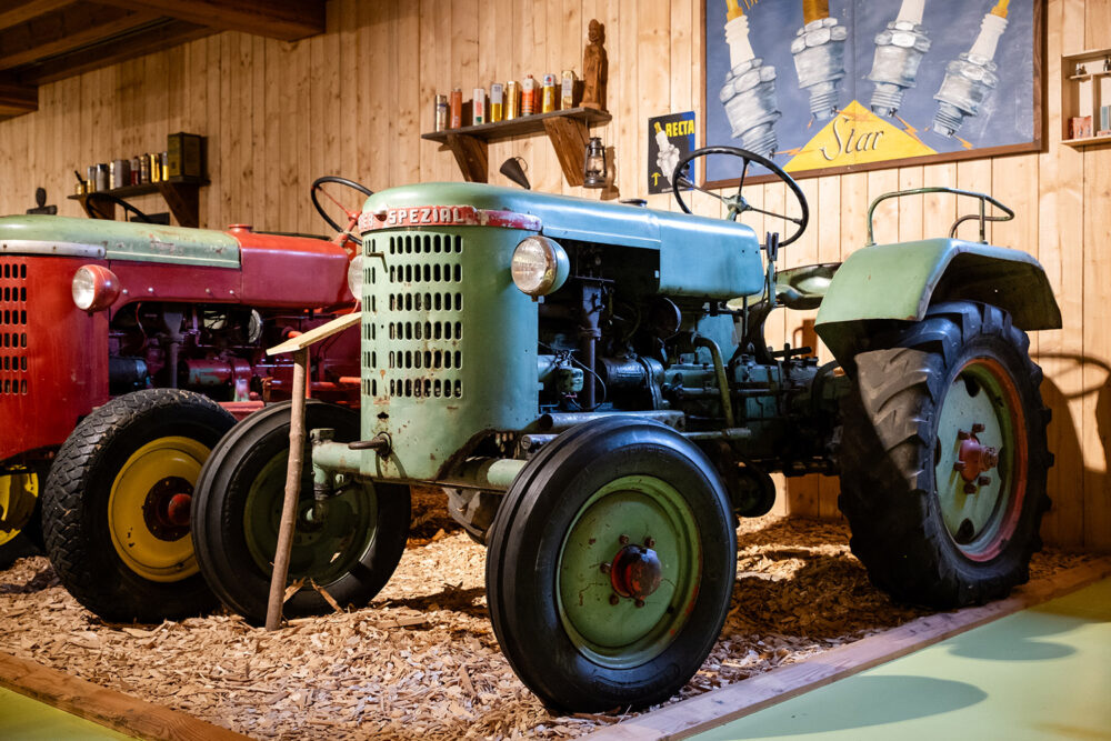 musée vie d'antan tracteurs joseph pays horloger