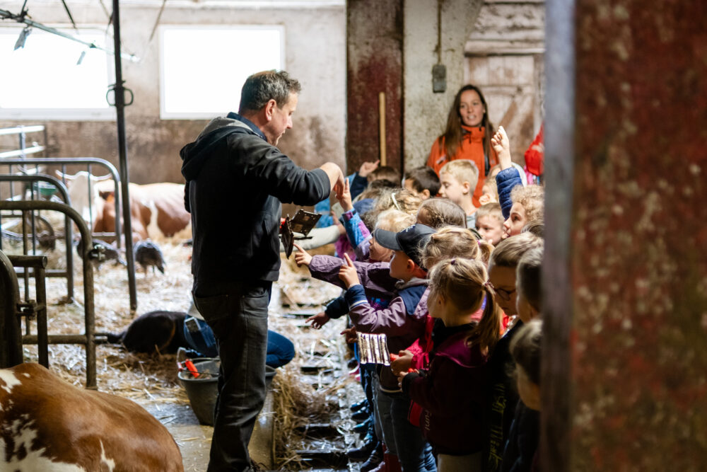 ferme barboux animations enfants étable pays horloger