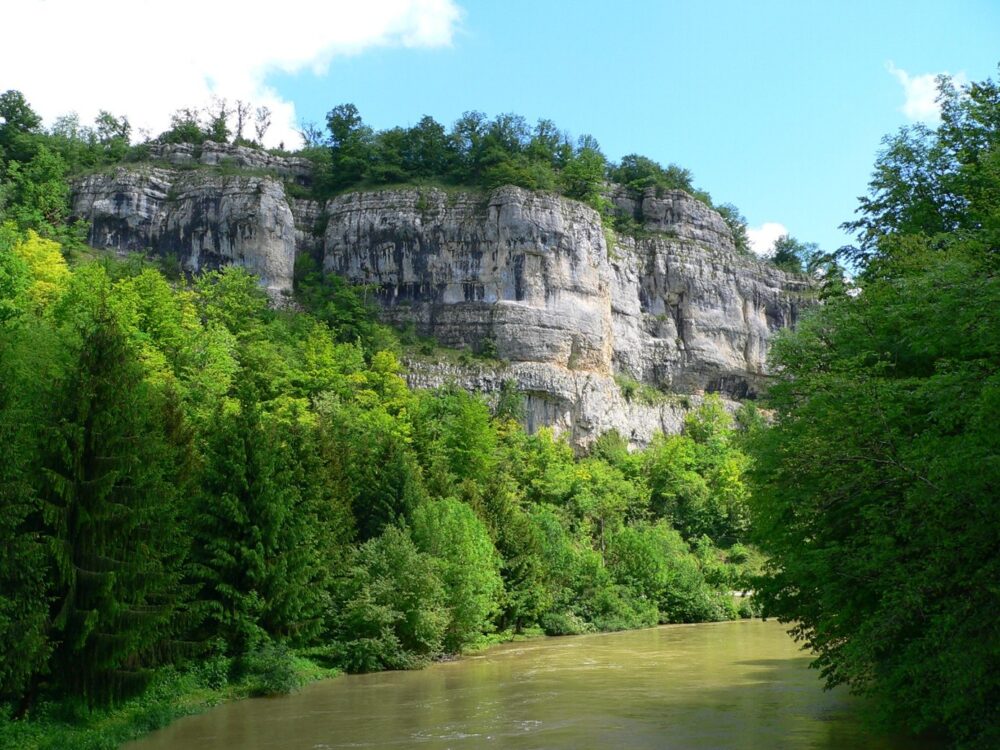 vallée du dessoubre falaise calcaire moricemaison